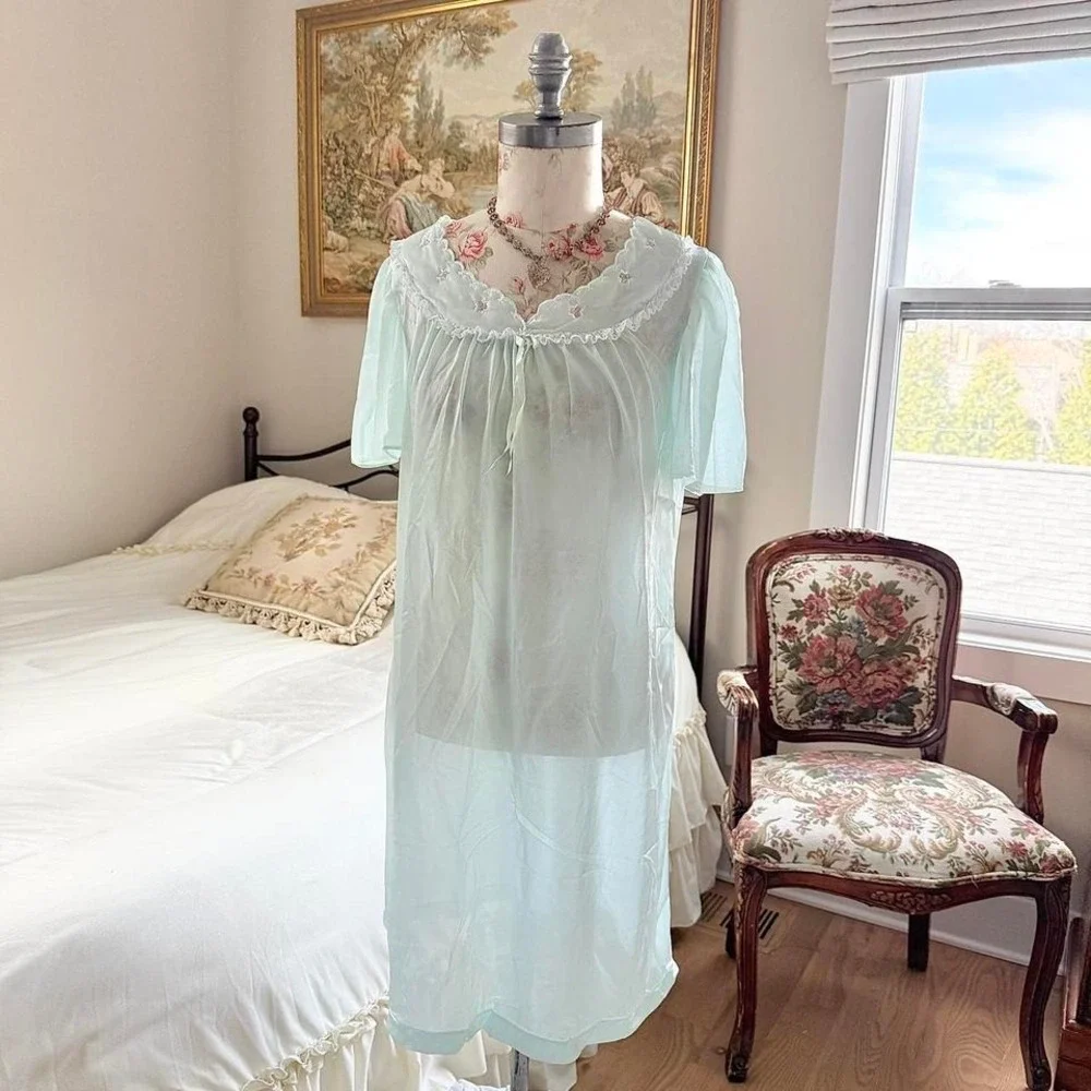 70s‎ vintage blueish green embroidered nightgown size small